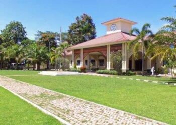 Di Sekolah Sukma Bangsa Pidie, Guru Asrama Mendidik Siswa dengan Cinta