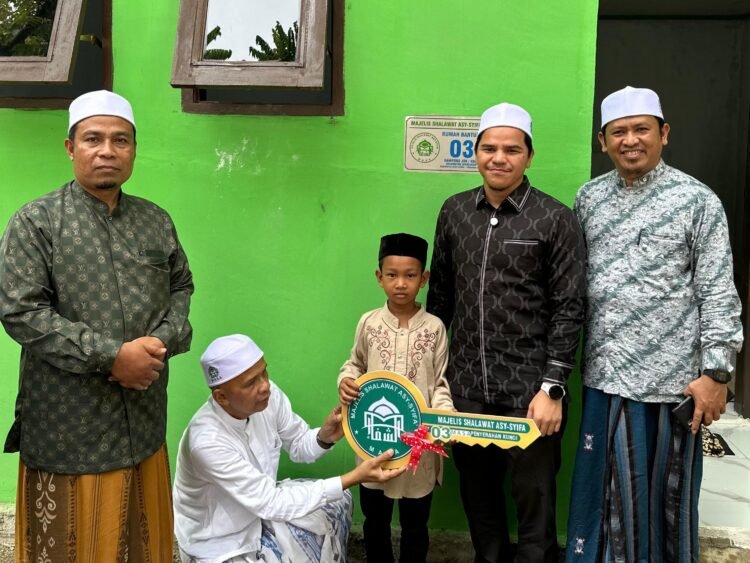 Abina Muhaimin Peusijuk dan Serahkan Bantuan Rumah Anak Yatim Piatu Bantuan MSA Aceh Utara