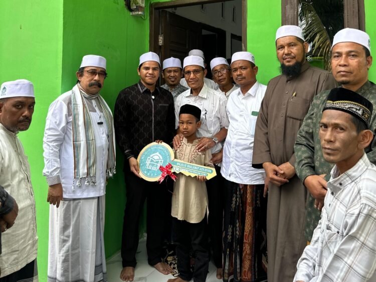 Tepat 100 Hari Wafat Ibunya, Anak Yatim Piatu di Lhoksukon Terima Rumah Bantuan dari Majelis Shalawat Asyifa