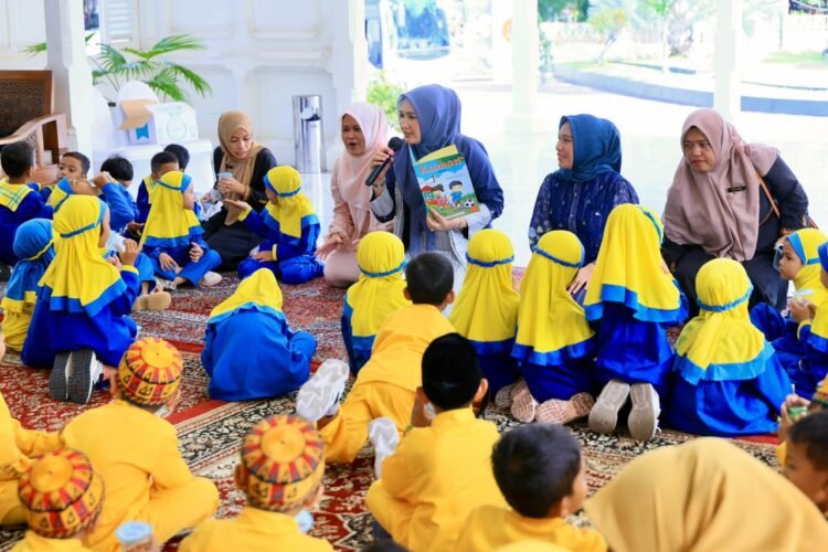 Bunda PAUD Aceh Marlina Muzakir Sambut Ratusan Anak PAUD di Pendopo Gubernur