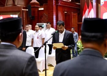 Lantik Kepala SKPA dan Deputi BPKS, Gubernur Mualem Ingatkan Percepatan Serapan Anggaran