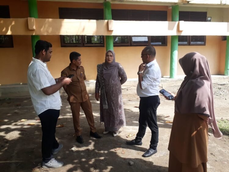 Kabid Sarpras Dinas Pendidikan Aceh Kunjungi SMA 1 Peusangan Bireuen