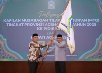 Bupati Syech Muharram Lepas Kafilah MTQ Aceh Besar ke Pidie Jaya