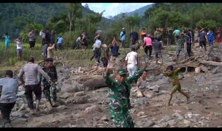 Jalani Medan yang Sulit, Bantuan Tiba di Kawasan Terisolir di Gayo Lues