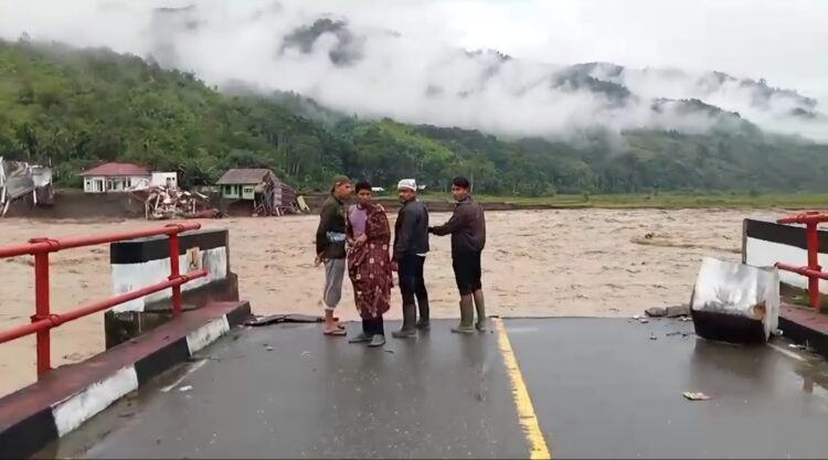 Beutong Ateuh Terisolasi, Ratusan Rumah Warga Hancur Diterjang Banjir