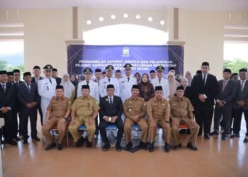 Bupati Aceh Besar Syech Muharram Lantik Sejumlah Pejabat Administrator di Jajaran Pemkab Aceh Besar
