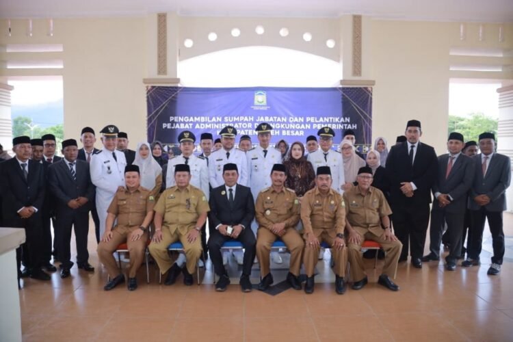 Bupati Aceh Besar Syech Muharram Lantik Sejumlah Pejabat Administrator di Jajaran Pemkab Aceh Besar