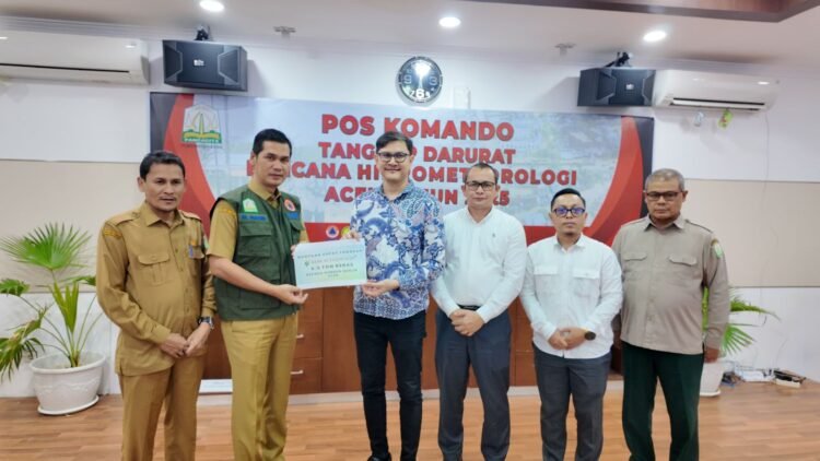 BPR Syariah Mustaqim Aceh Salurkan Bantuan Kemanusiaan untuk Korban Banjir, Diterima Langsung Sekda Aceh