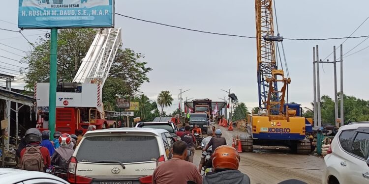 Jembatan Krueng Tingkeum Kuta Blang Terapkan Sistem Buka-Tutup Setiap Satu Jam
