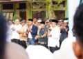 Pasca Banjir Besar, Mendikdasmen Abdul Mu’ti Tinjau dan Pimpin Upacara Hari Pertama Sekolah di Aceh Tamiang