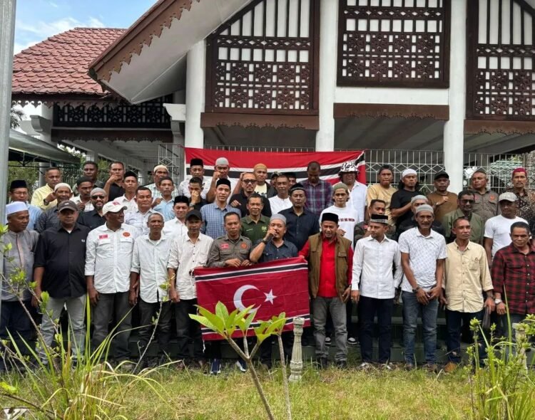 Seribu Anggota KPA Doa Bersama di Makam Almarhum Hasan Tiro, Mengapa Abang Samalanga Tak Hadir?