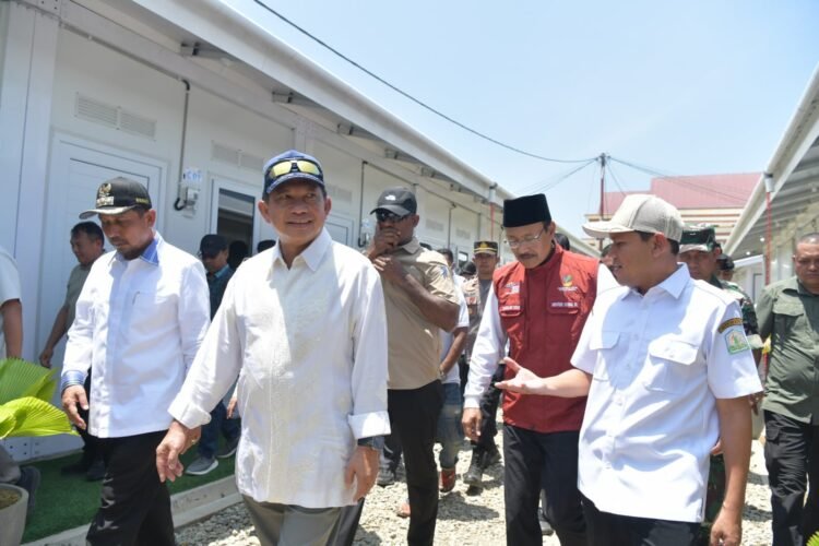 Wagub Aceh Dampingi Mendagri dan Mensos, Tinjau Huntara serta Serahkan Bantuan Korban Bencana di Pidie Jaya