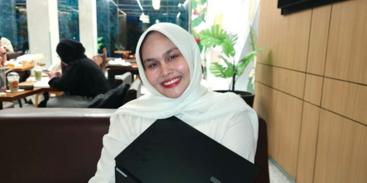 Di Balik Layar Ponsel: Ancaman Diet Ekstrim pada Remaja Perempuan Aceh