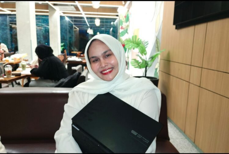 Di Balik Layar Ponsel: Ancaman Diet Ekstrim pada Remaja Perempuan Aceh