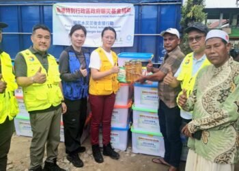 Ketua YPKM Sa’aduddin /Apa A’at Salurkan Bantuan dari Tiongkok dan Hong Kong ke Pidie Jaya