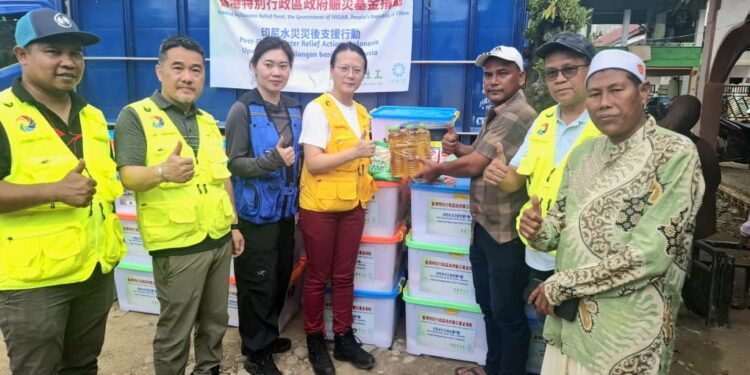 Ketua YPKM Sa’aduddin /Apa A’at Salurkan Bantuan dari Tiongkok dan Hong Kong ke Pidie Jaya