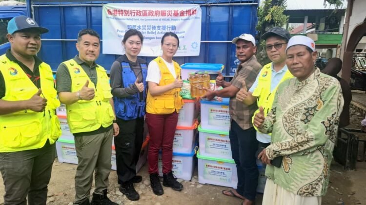 Ketua YPKM Sa’aduddin /Apa A’at Salurkan Bantuan dari Tiongkok dan Hong Kong ke Pidie Jaya