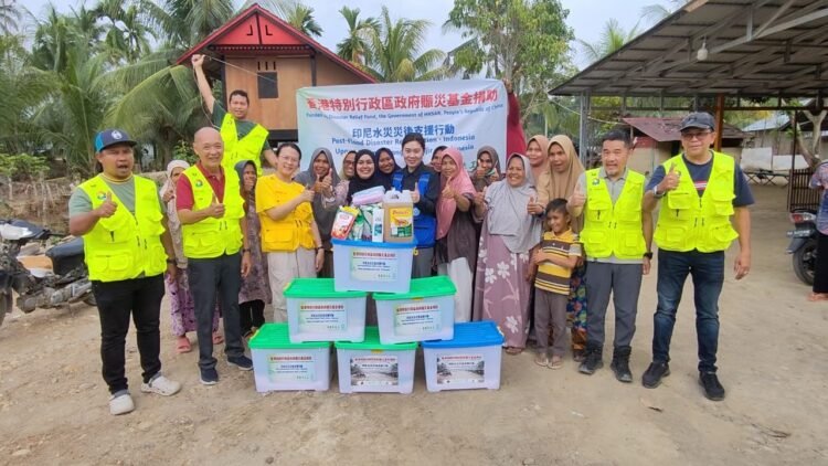 Dari Hong Kong untuk Sawang: Candy Zhou, Director Social Workers Across Borders, Salurkan Bantuan