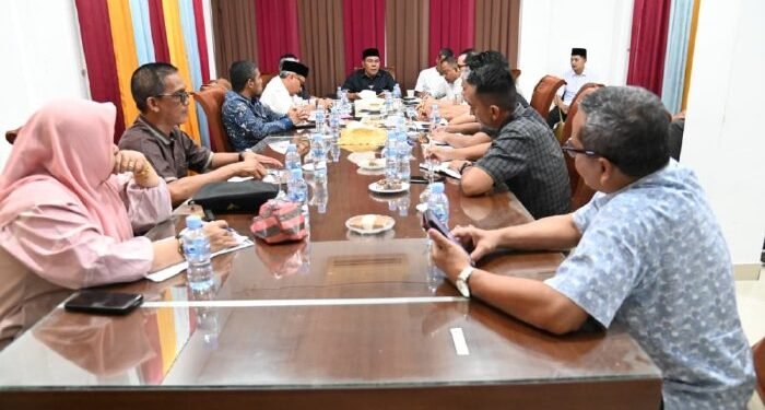 Bupati Aceh Besar Ajak Tenaga Kesehatan Layani Masyarakat Dengan Keikhlasan Hati