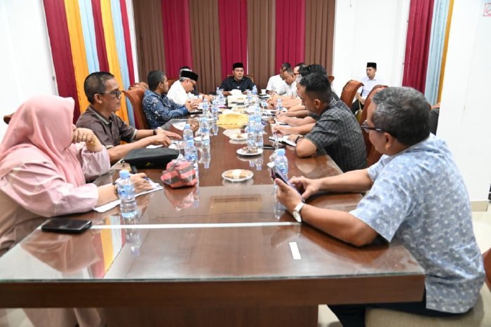 Bupati Aceh Besar Ajak Tenaga Kesehatan Layani Masyarakat Dengan Keikhlasan Hati
