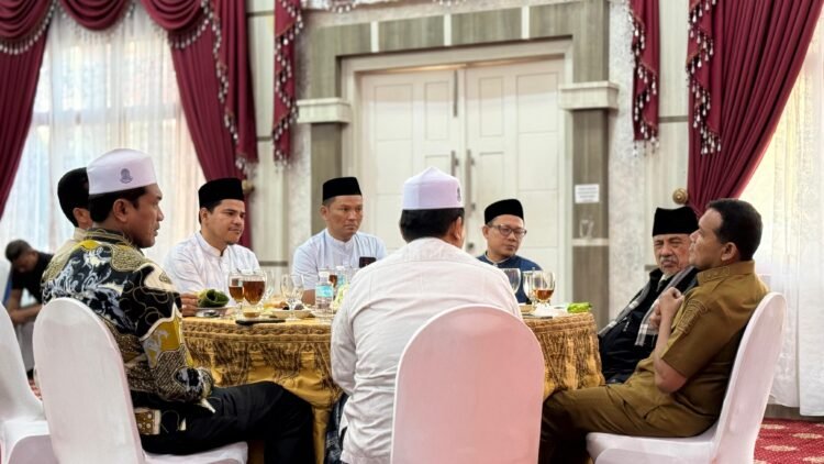 Dekfadh Silaturahmi dengan Ulama Dayah, Sinergi Perkuat Syariat Islam dan Pendidikan Dayah