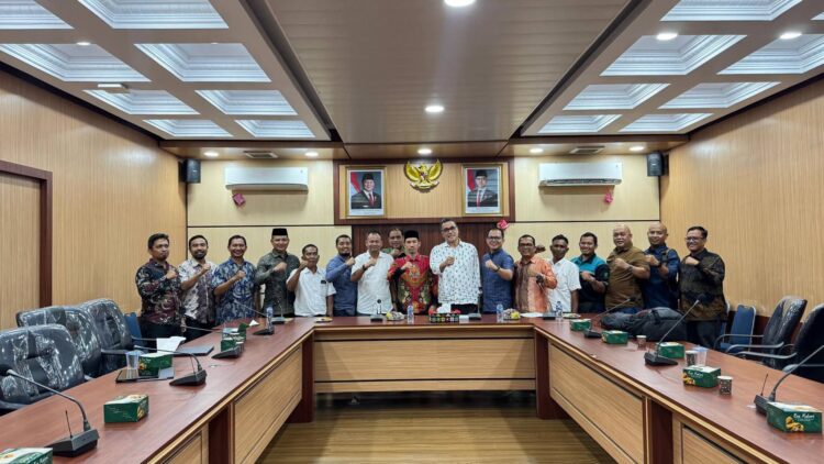 Harga TBS Sawit di Bawah Standar, Bupati Aceh Barat Panggil Seluruh Perusahaan PKS