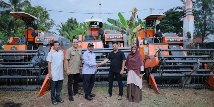 Perkuat Ketahanan Pangan, Pemkab Aceh Besar Salurkan Puluhan Alat dan Mesin Pertanian untuk Petani