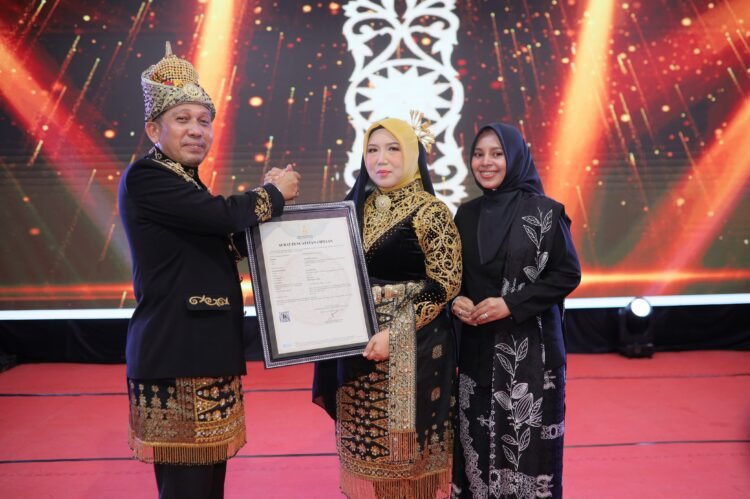 Desainer Wastra Pidie Jaya Ukir Sejarah, Tiga Motif Khas Pidie Jaya Raih HAKI