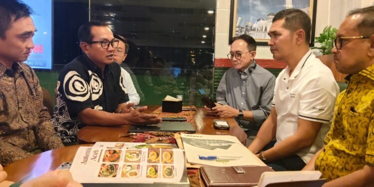 Sekda Aceh dan PLN Pusat Bahas Prospek Pengembangan Pembangkit Listrik Tenaga Surya (PLTS) di Aceh