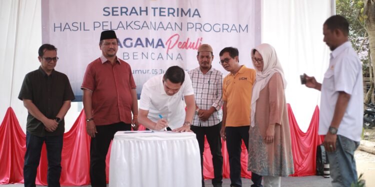 Tinjau Pedalaman Aceh Tamiang, KAGAMA Serahkan 26 Huntara Korban Bencana Hidrometeorologi