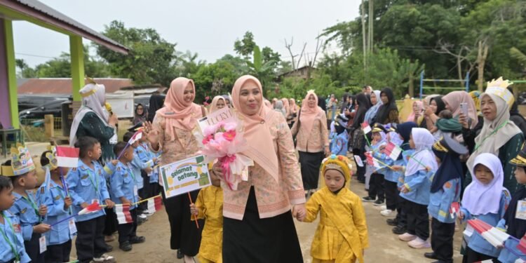 DWP Aceh Salurkan Bantuan Perlengkapan Sekolah bagi Ratusan Siswa Terdampak Banjir