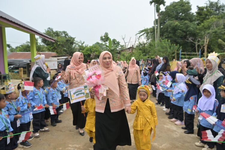 DWP Aceh Salurkan Bantuan Perlengkapan Sekolah bagi Ratusan Siswa Terdampak Banjir