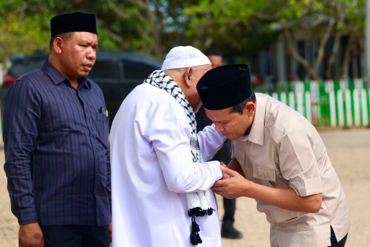Wagub Aceh Fadhlullah Silaturahmi ke Dayah Abu Paya Pasi, Perkuat Sinergi