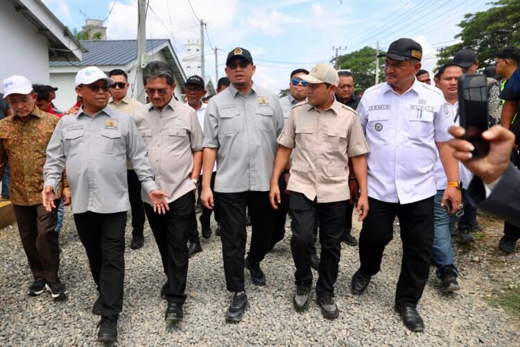 Wagub Aceh dan Komisi VI DPR RI Percepat Rehabilitasi Huntara