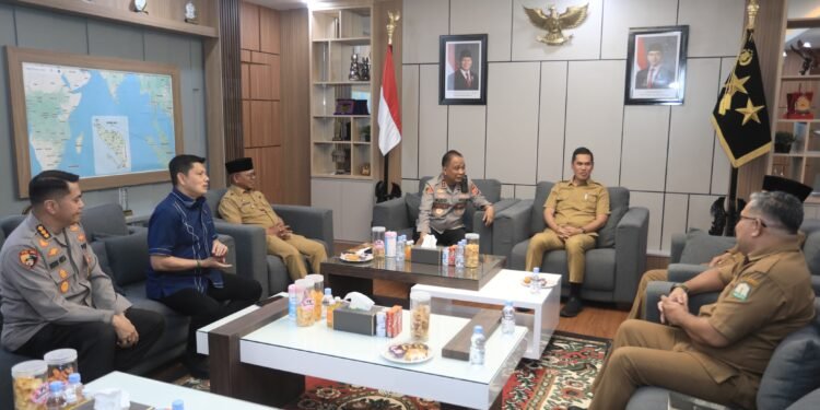 Jalankan Amanah Mualem, Sekda Aceh Silaturahmi dengan Kapolda Aceh