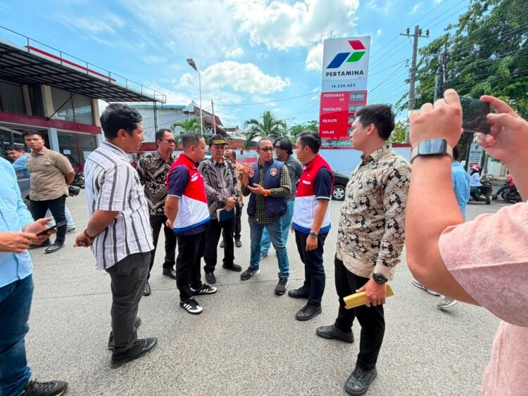 Pemerintah Aceh Telusuri Penyebab Kelangkaan Semen dan BBM