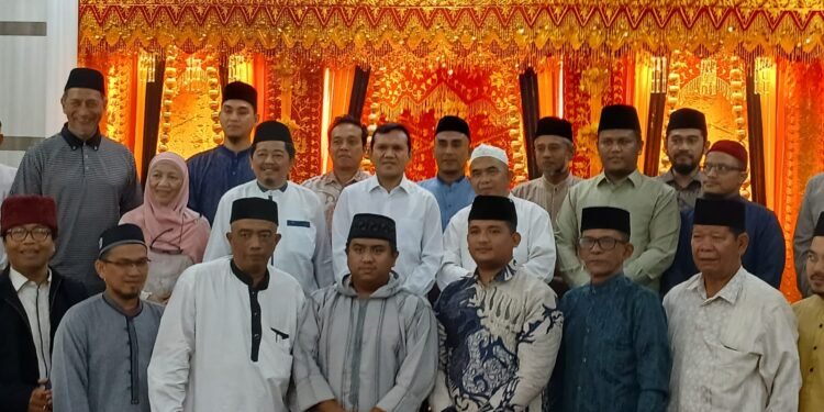 Silaturahmi Bersama Imam Masjid Raya Baiturrahman, Wagub Aceh Perkuat Sinergi dengan Ulama
