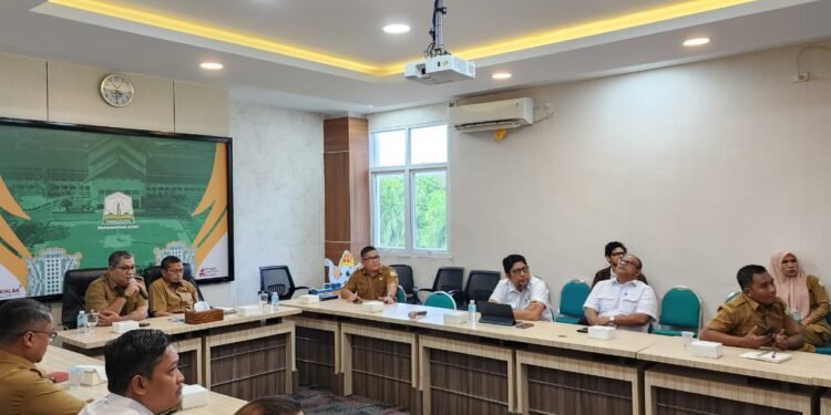 Pemerintah Aceh dan USK Kaji Pemanfaatan Pasir dan Lumpur Bencana untuk Bata Ringan