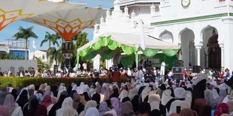 Doa Tolak Bala Warnai Peringatan 21 Tahun Damai Aceh, Massa Sampaikan 10 Tuntutan
