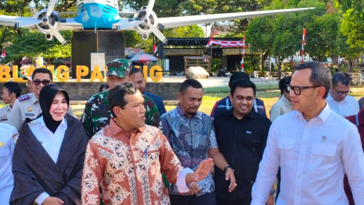 Wagub Aceh Bersama Wamendagri Tinjau Langsung Lapangan Blang Padang