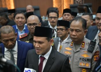 Dek Fadh Hadiri Rapat Paripurna DPRA, Sampaikan Tanggapan atas Pertanggungjawaban APBA 2025