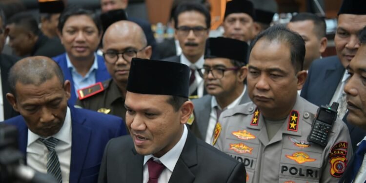Dek Fadh Hadiri Rapat Paripurna DPRA, Sampaikan Tanggapan atas Pertanggungjawaban APBA 2025