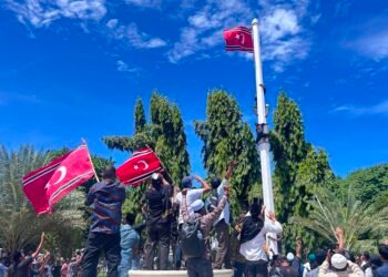 Bendera Bulan Bintang Kembali Dikibarkan di Aceh, Persoalan Simbolik yang Tak Kunjung Tuntas