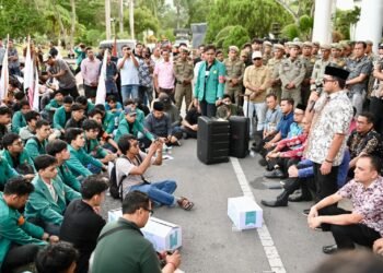 Terima Demo Mahasiswa USK, Plt Sekda Aceh: Kami Tidak Eksklusif, Komunikasi Terbuka Setiap Saat