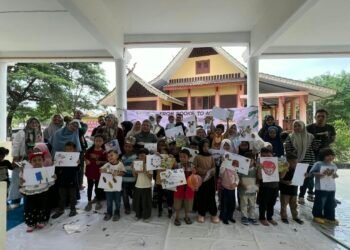 Puluhan Anak Mengikuti Kegiatan Cinta Buku Sekaligus Peduli Lingkungan Lewat Gerakan “From Books to Action”