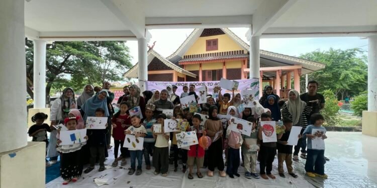 Puluhan Anak Mengikuti Kegiatan Cinta Buku Sekaligus Peduli Lingkungan Lewat Gerakan “From Books to Action”