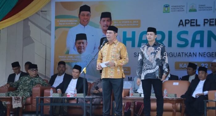 Pimpin Upacara Hari Santri, Bupati Aceh Besar Ajak Santri Lestarikan Bahasa Aceh