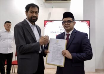 Mualem Lantik Taufik sebagai Penjabat Sekda Aceh di Medan