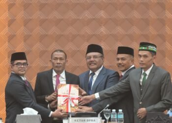 Pj Sekda Aceh Sampaikan Nota Keuangan dan Rancangan APBA 2027 dalam Rapat Paripurna DPRA