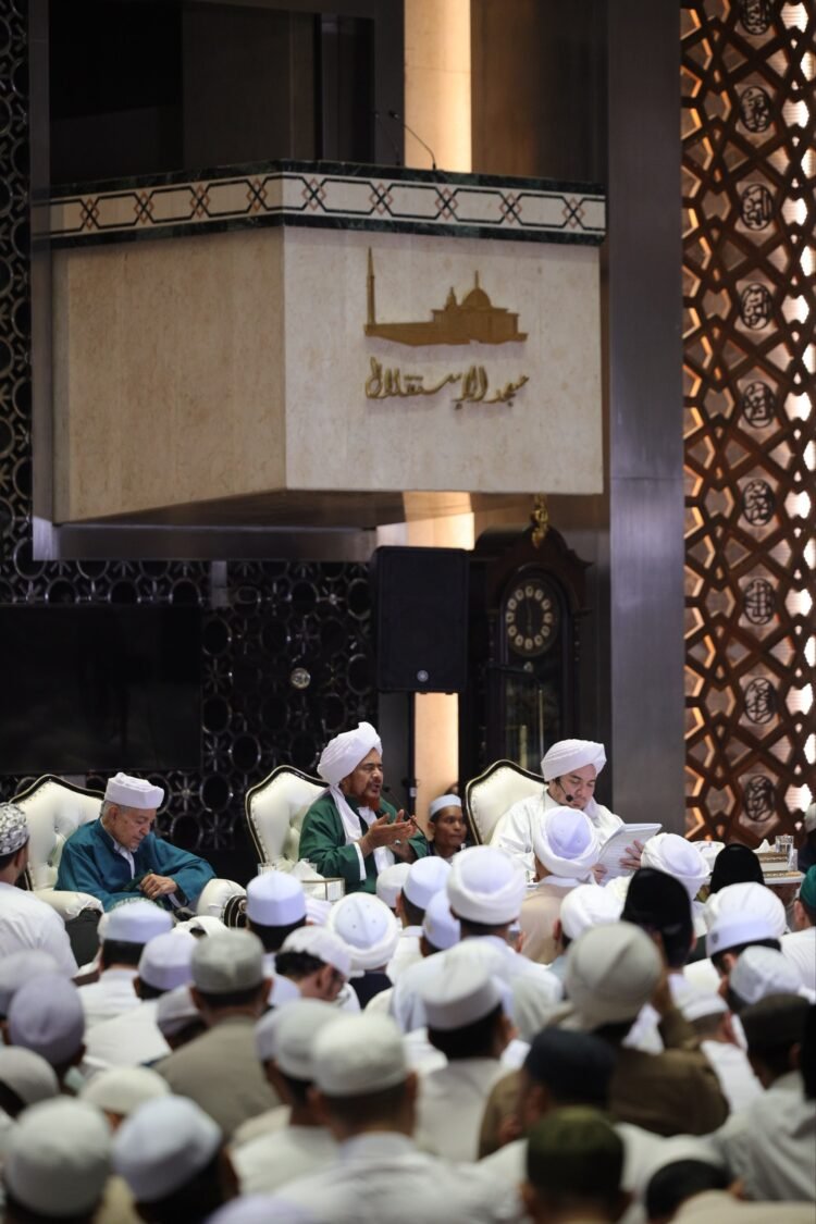 Pesan Al Habib Umar bin Hafidz tentang Marwah Ilmu dan Menyikapi Politik Praktis